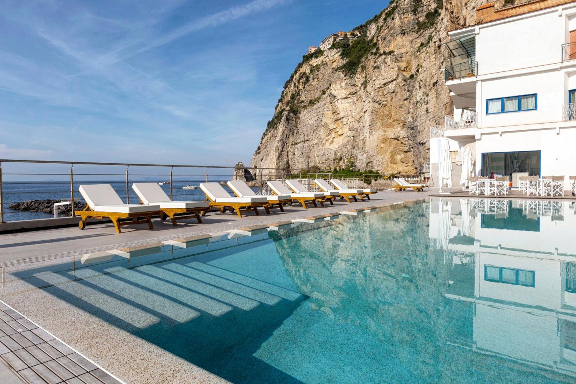 Alimuri Bay Resort 메타 외부 사진